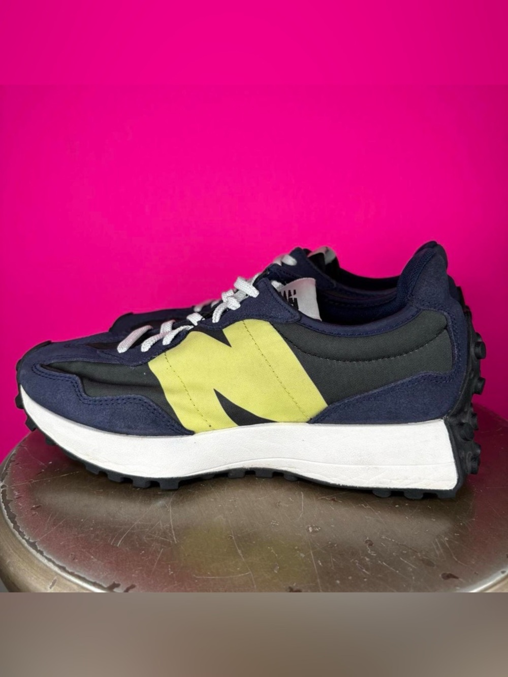 New Balance 327 Eclipse First Light Navy Blue Suede Black Nylon Sneaker US 7 - Picture 4 of 9